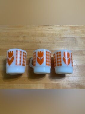 3 VTG Termocrisa Milk Glass Tulip Mug  Orange